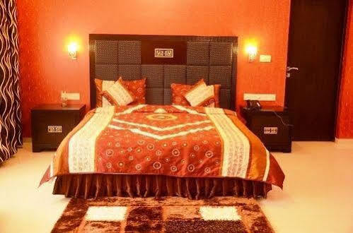 Hotel Royal Mirage 3*